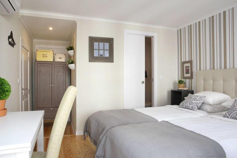 Flores Guest House image