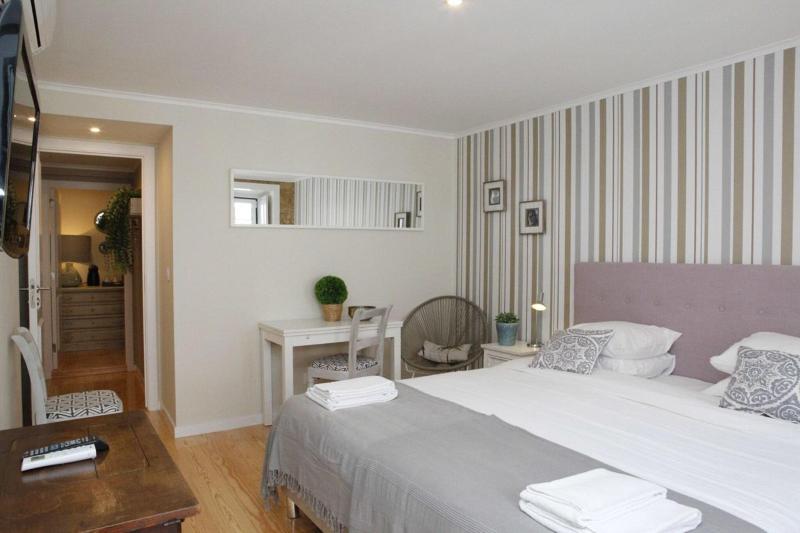 Flores Guest House image