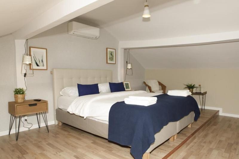 Flores Guest House image
