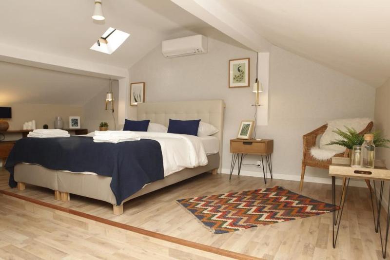 Flores Guest House image