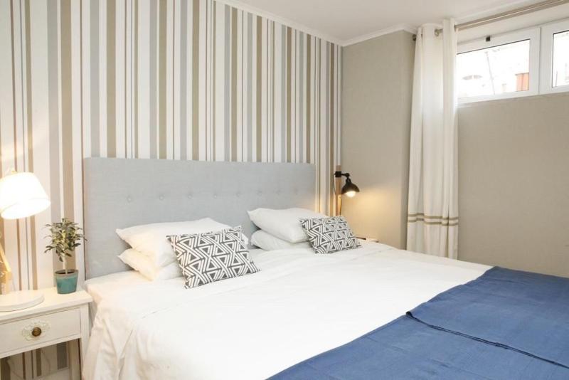 Flores Guest House image