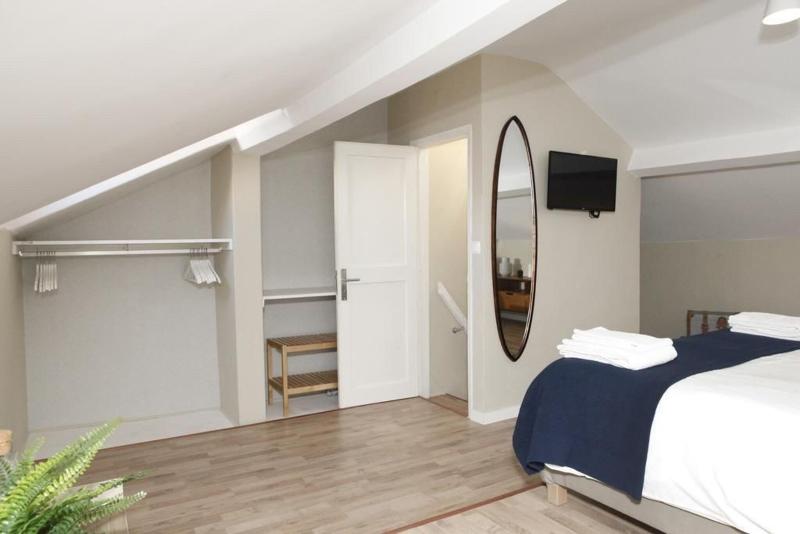 Flores Guest House image