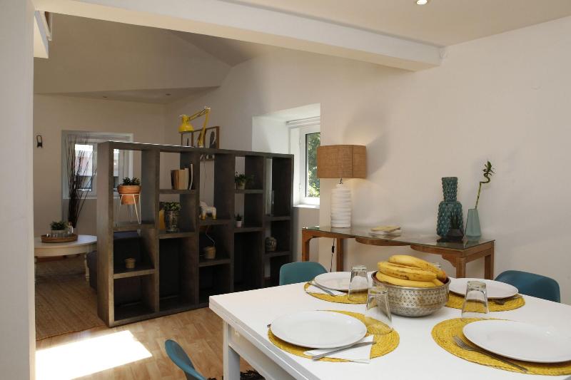Flores Guest House image