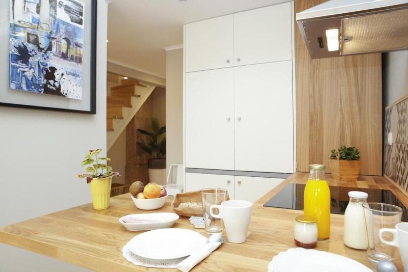 Flores Guest House image