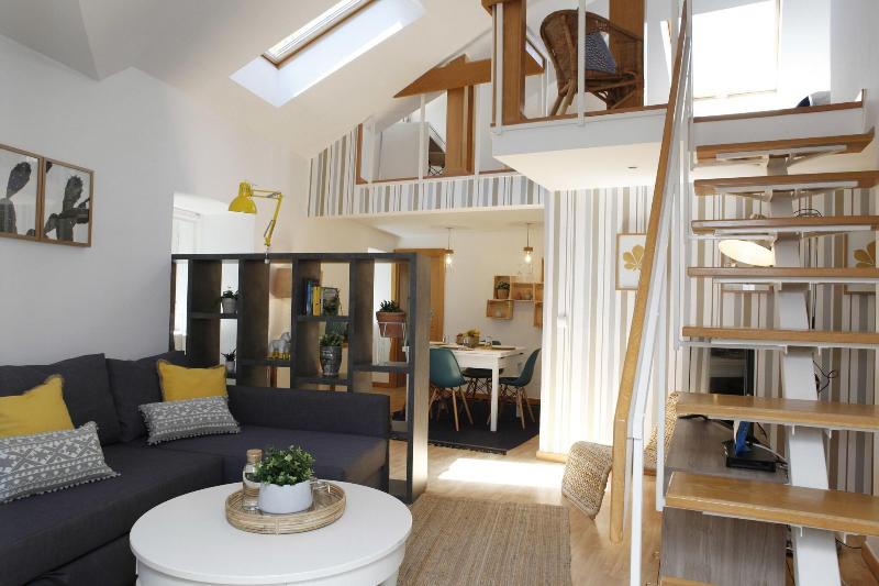 Flores Guest House image
