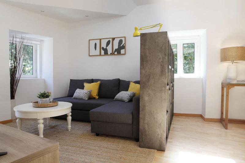 Flores Guest House image