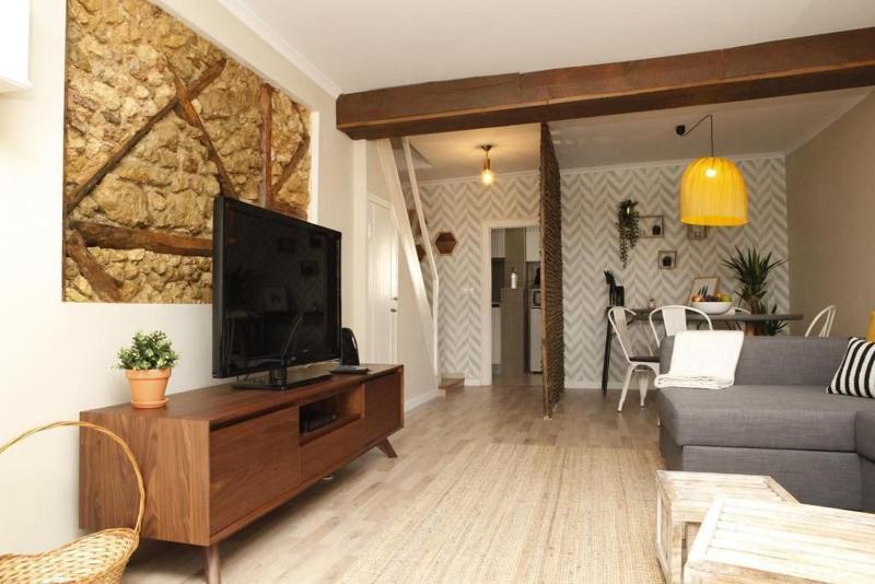 Flores Guest House image