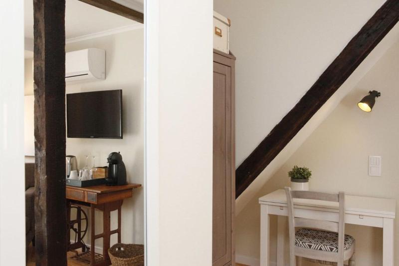 Flores Guest House image