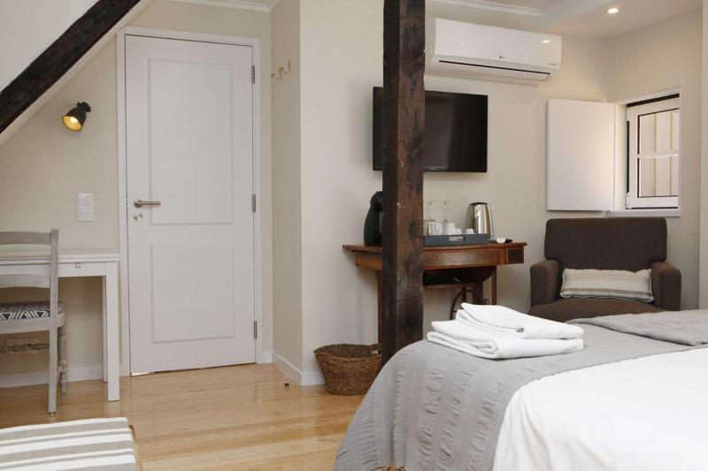 Flores Guest House image