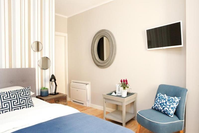 Flores Guest House image