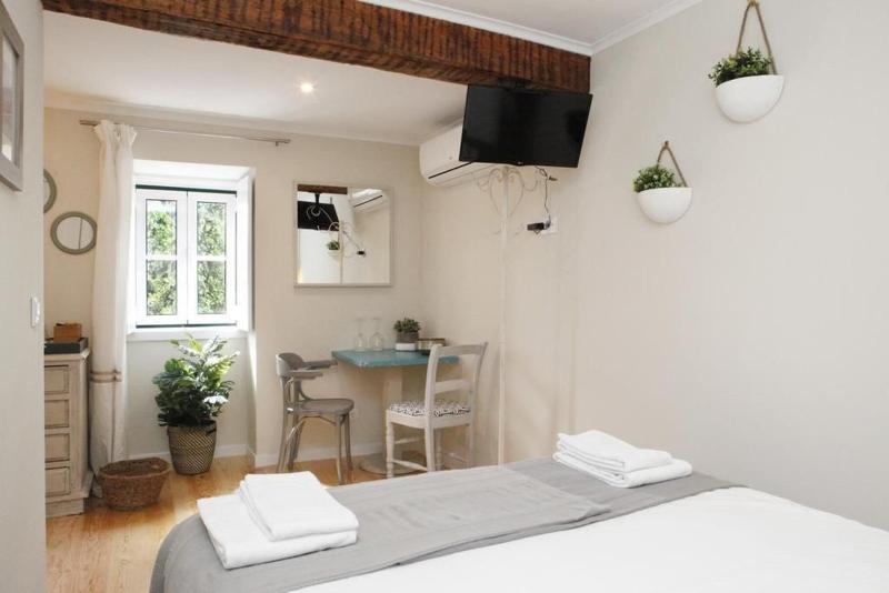 Flores Guest House image