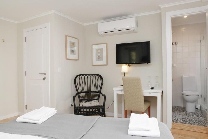 Flores Guest House image