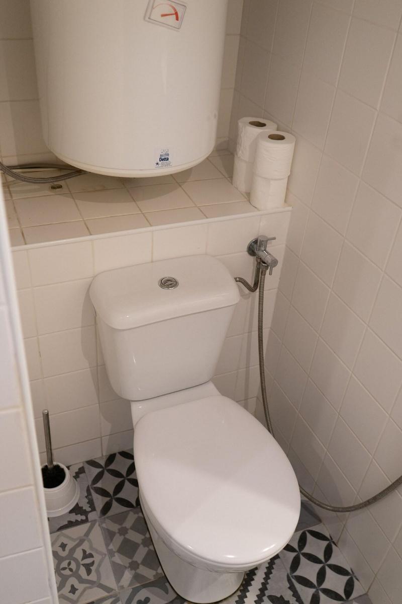 Flores Guest House image