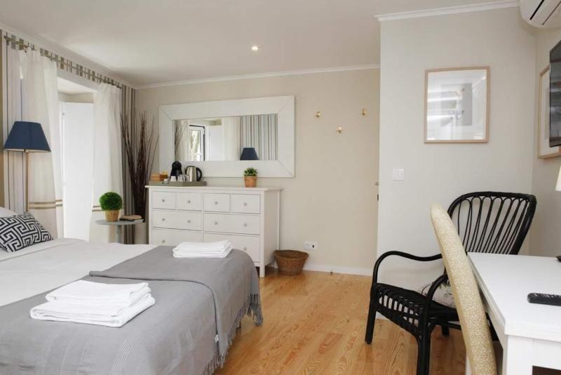 Flores Guest House image
