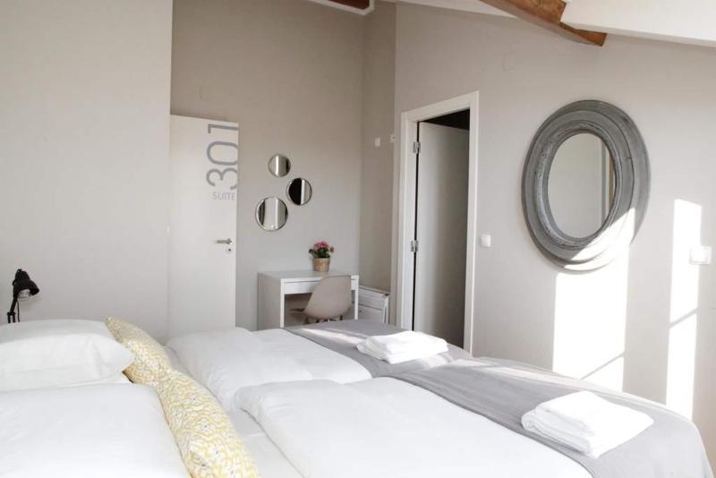 Flores Guest House image