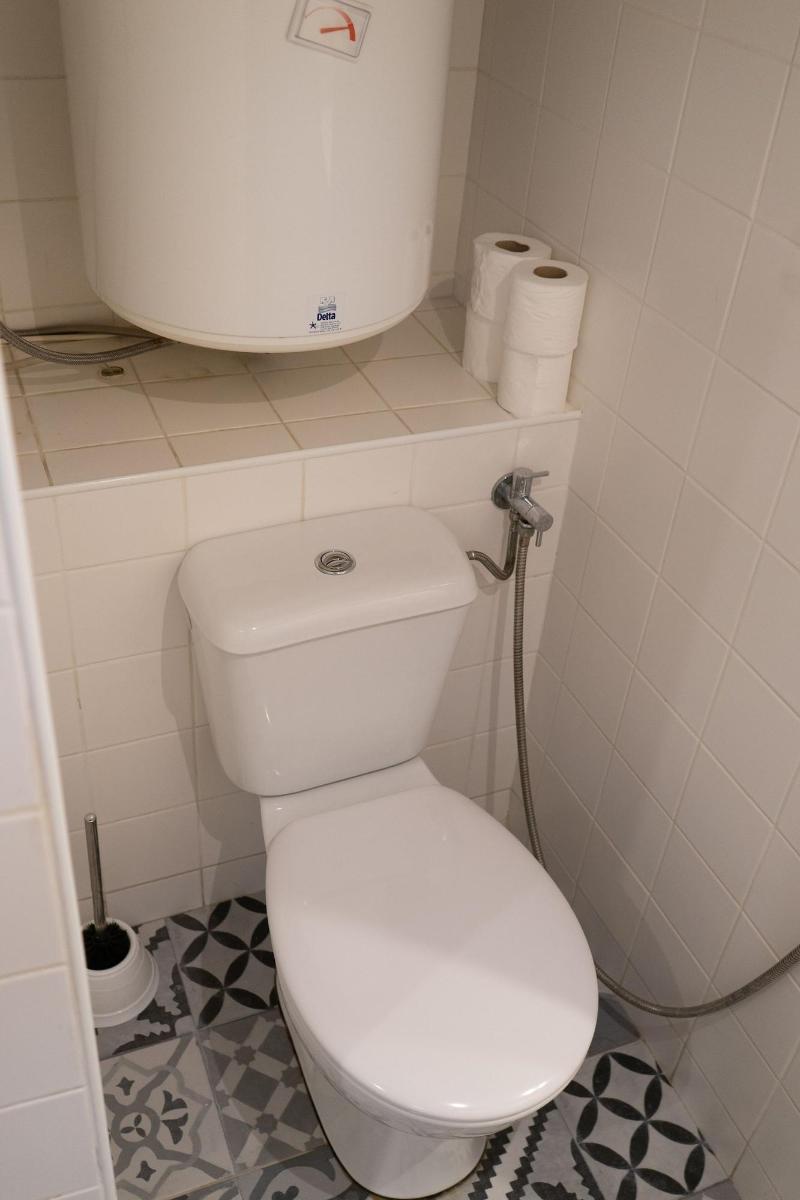 Flores Guest House image