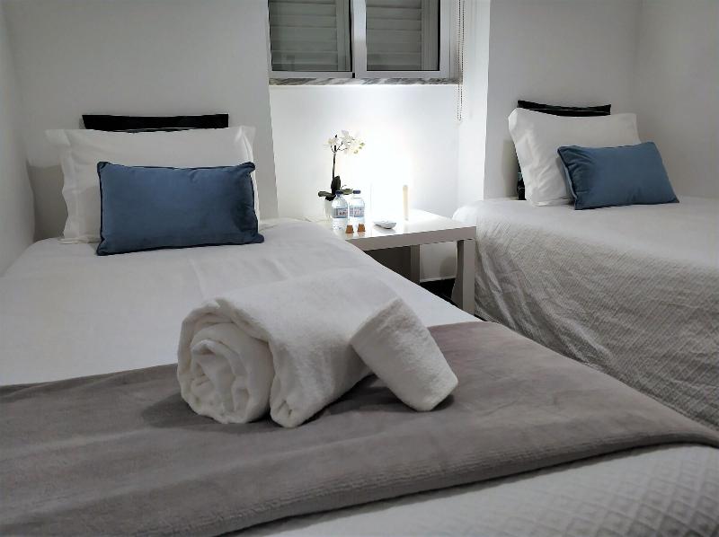 Sleep & Go Faro Airport Guest House image