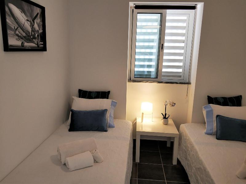 Sleep & Go Faro Airport Guest House image