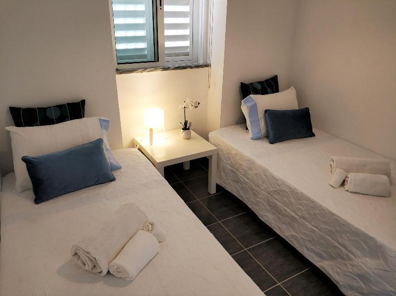 Sleep & Go Faro Airport Guest House image