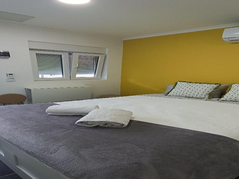 Sleep & Go Faro Airport Guest House image