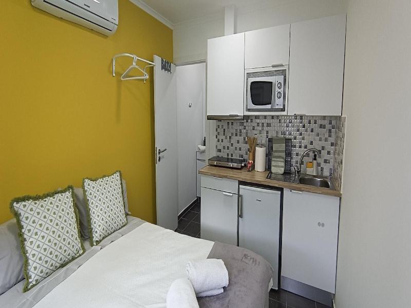 Sleep & Go Faro Airport Guest House image