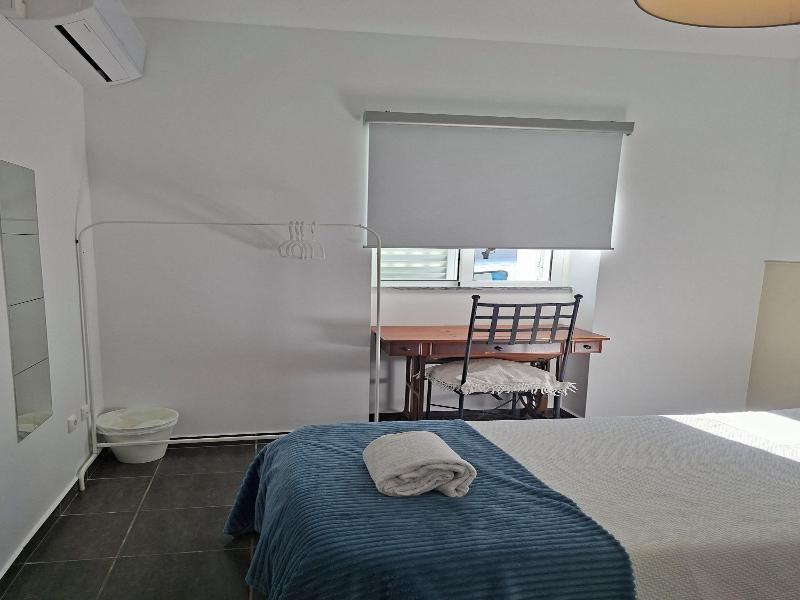 Sleep & Go Faro Airport Guest House image