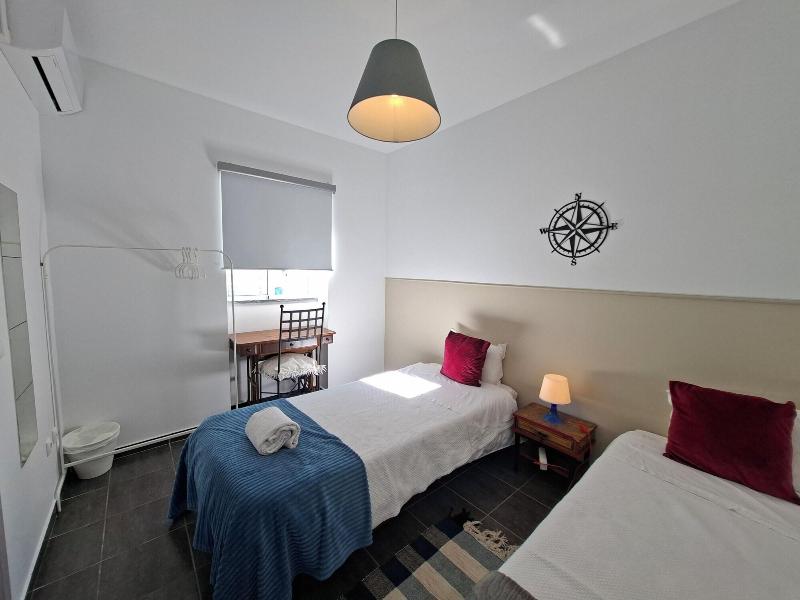 Sleep & Go Faro Airport Guest House image
