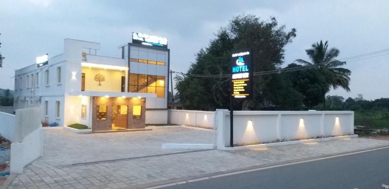 Hotel Airport City image