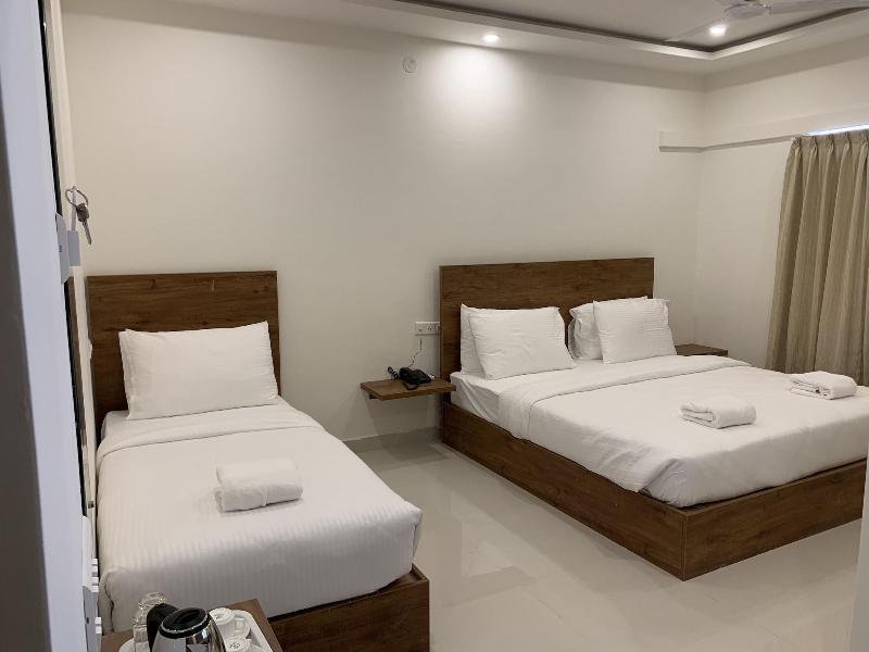 Hotel Airport City image