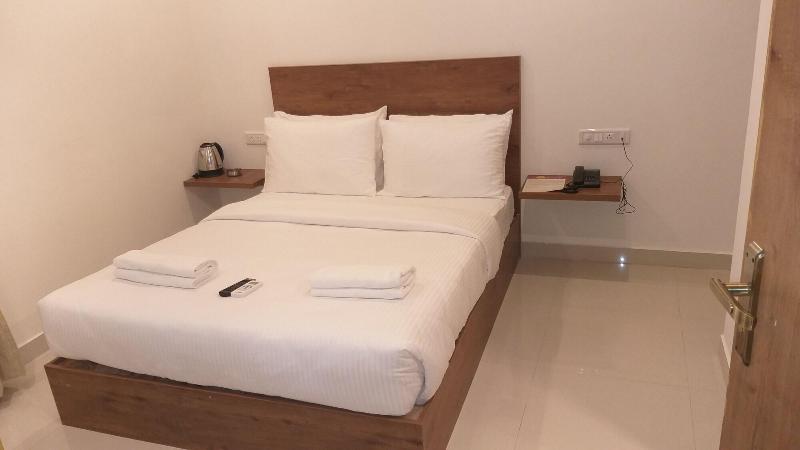 Hotel Airport City image