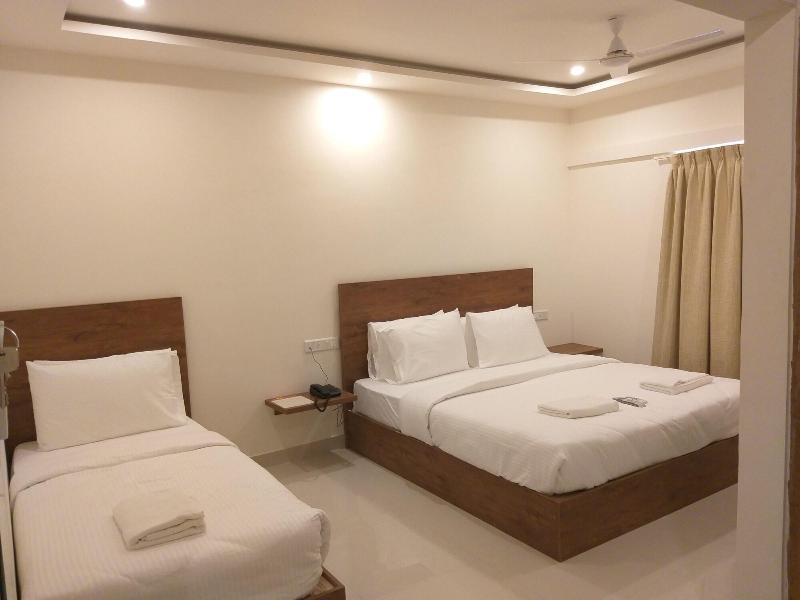 Hotel Airport City image