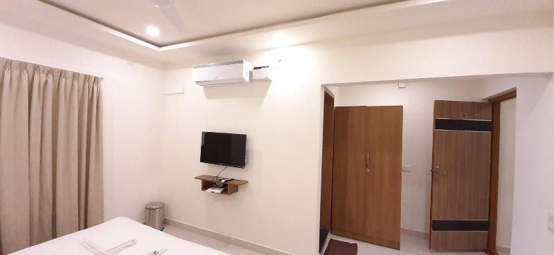 Hotel Airport City image
