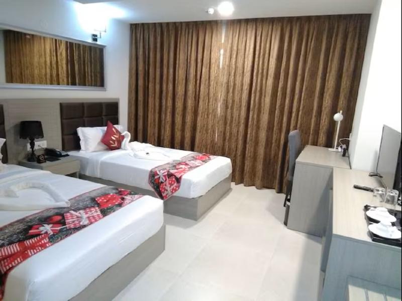 Aristocrat Hotel image