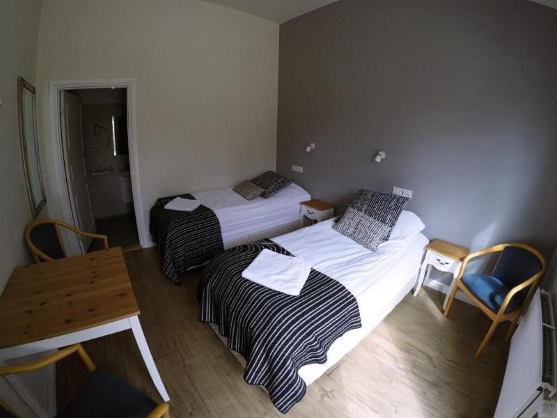 Hotel Hjarðarból image