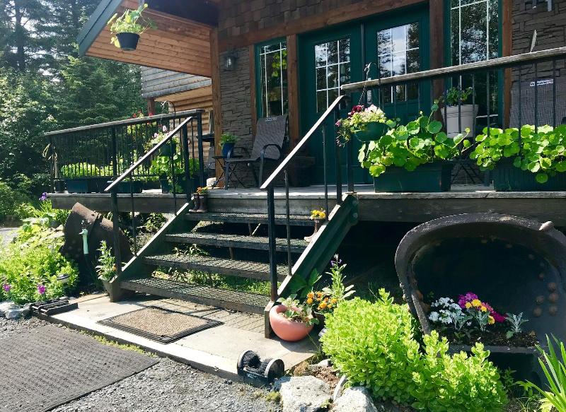 Twin Peaks Lodge And Rv Park image