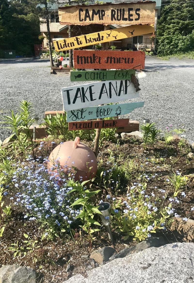 Twin Peaks Lodge And Rv Park image