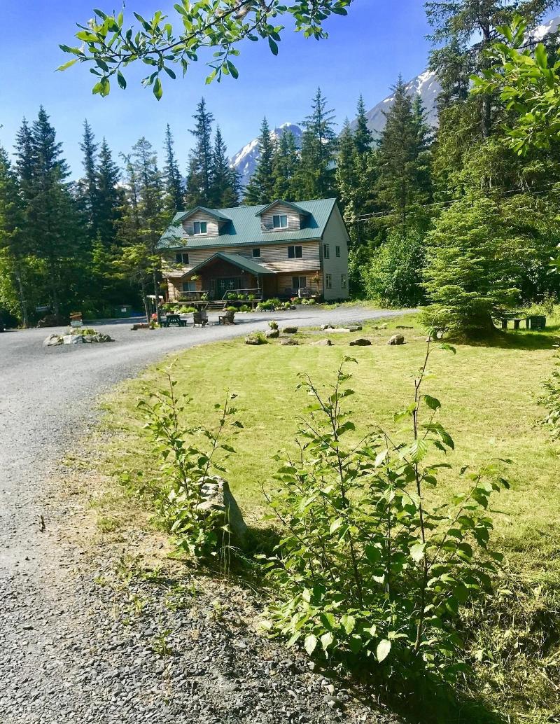 Twin Peaks Lodge And Rv Park image