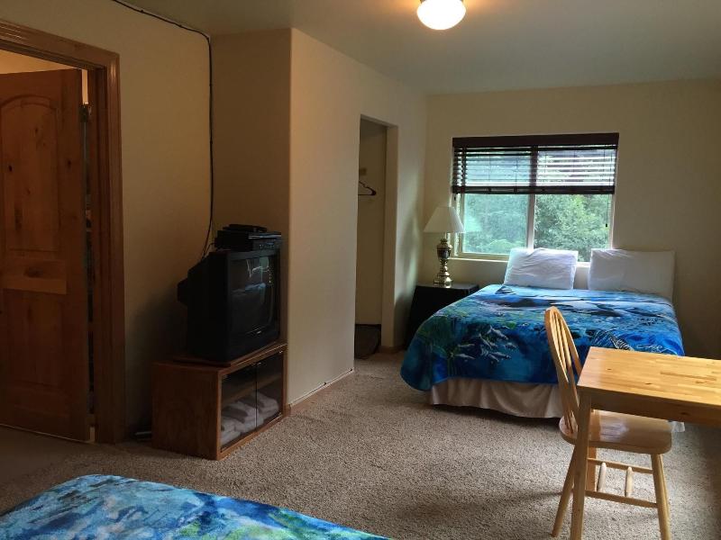 Twin Peaks Lodge And Rv Park image