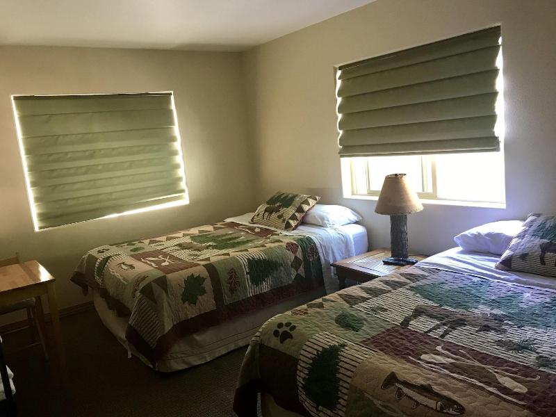 Twin Peaks Lodge And Rv Park image