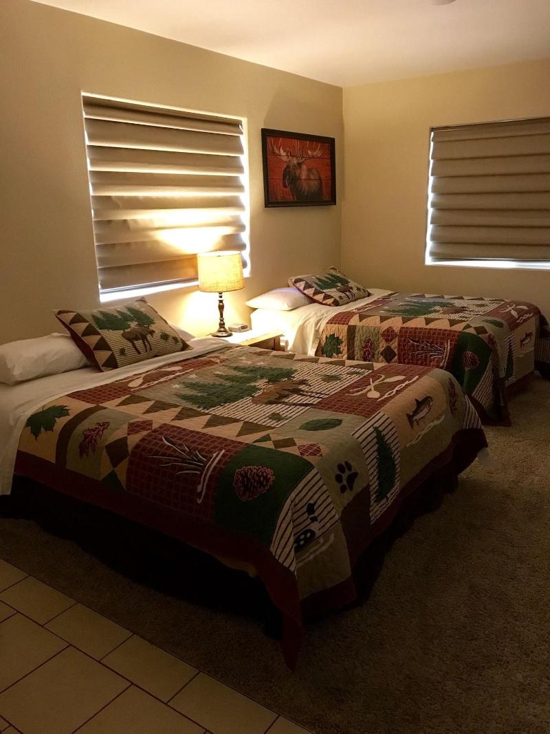 Twin Peaks Lodge And Rv Park image