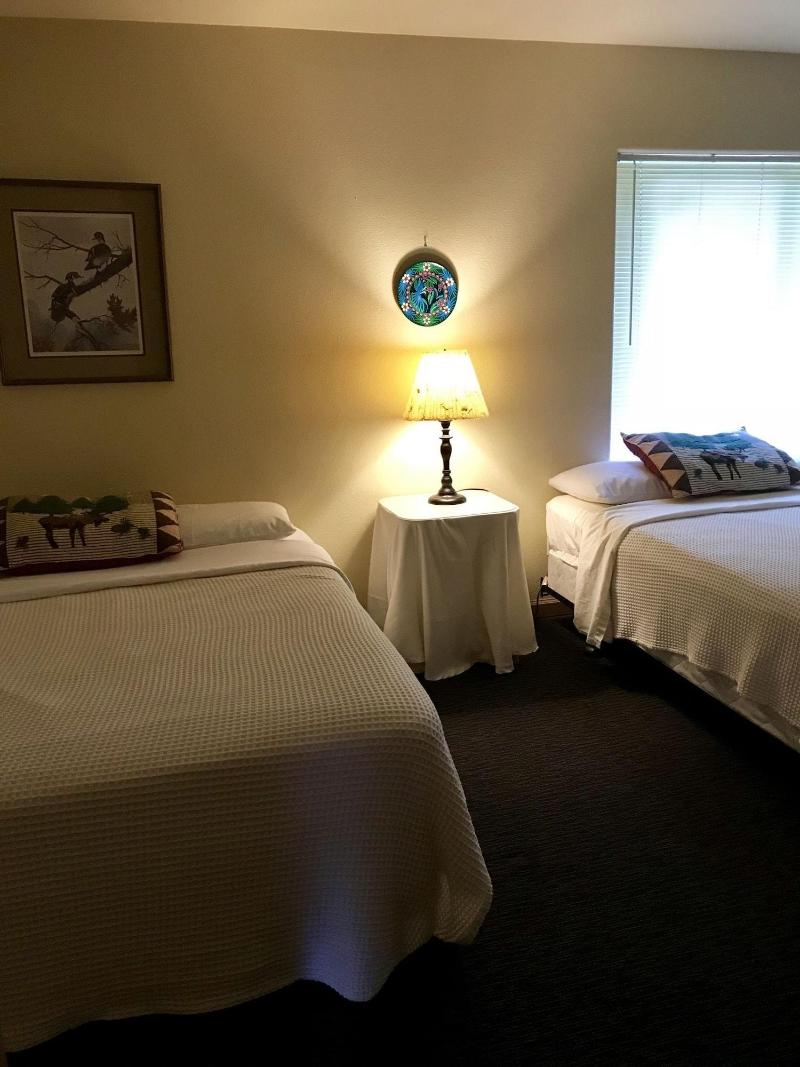 Twin Peaks Lodge And Rv Park image