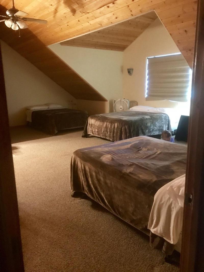Twin Peaks Lodge And Rv Park image