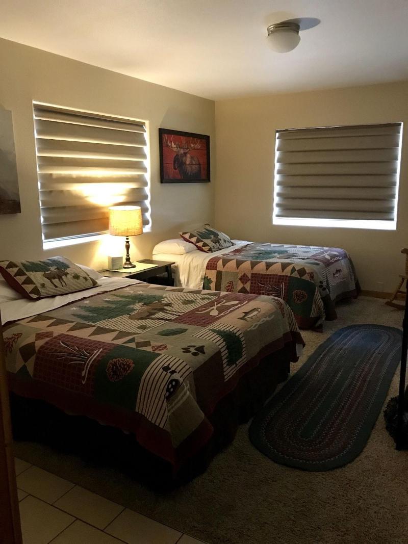 Twin Peaks Lodge And Rv Park image