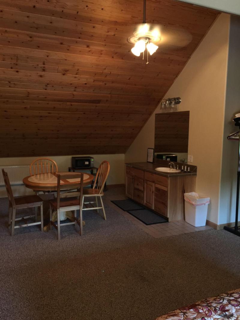 Twin Peaks Lodge And Rv Park image