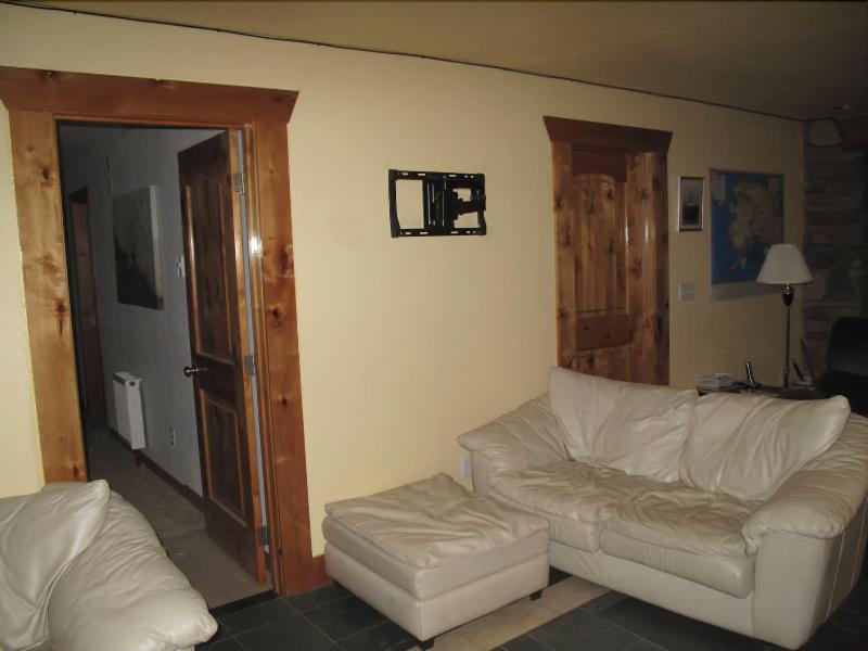 Twin Peaks Lodge And Rv Park image