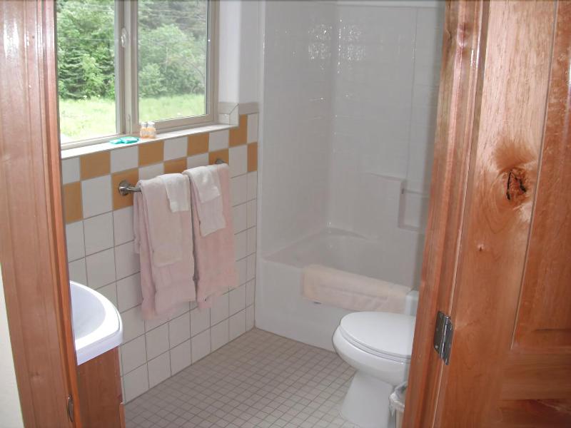 Twin Peaks Lodge And Rv Park image