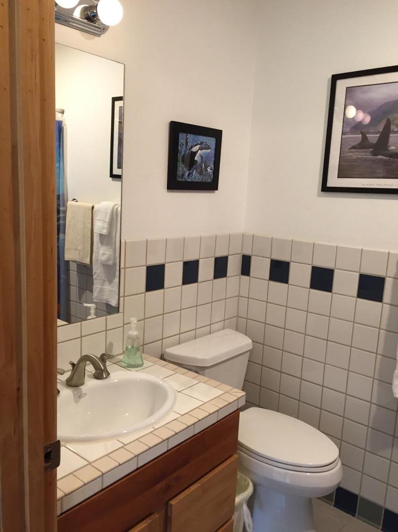 Twin Peaks Lodge And Rv Park image