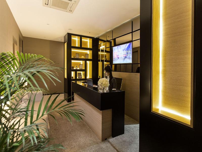 Dominic & Smart Luxury Suites Republic Square image