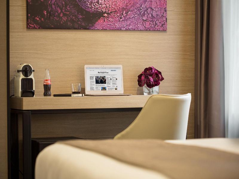 Dominic & Smart Luxury Suites Republic Square image