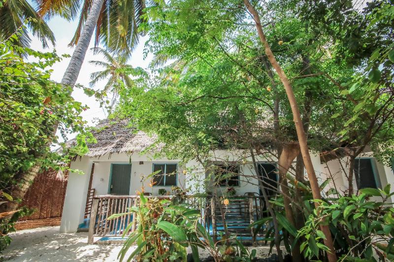 Blue Reef Sport and Fishing Lodge & Bungalows image